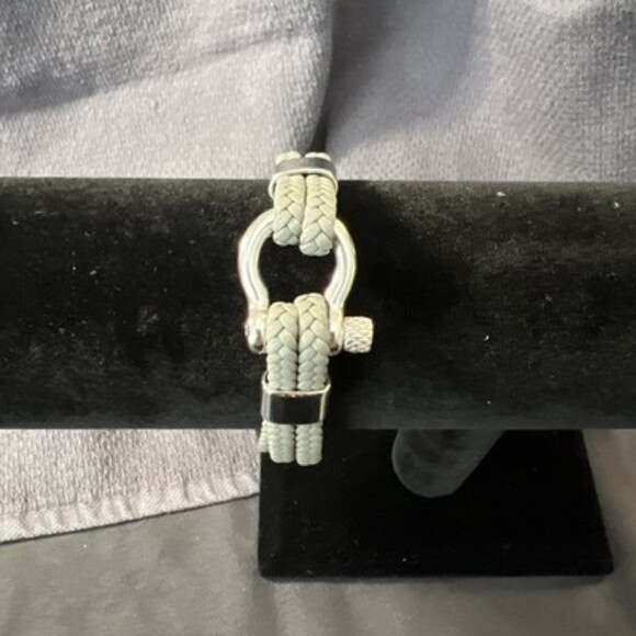 Unbranded Jewelry - Men’s leather braided bracelet Grey